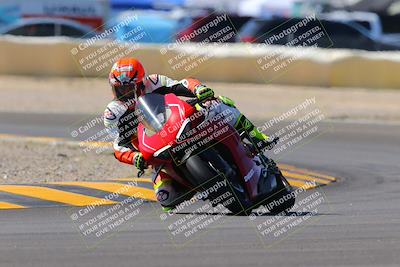 media/Oct-09-2022-SoCal Trackdays (Sun) [[95640aeeb6]]/Turn 2 (1110am)/